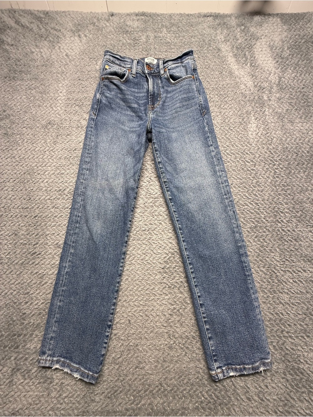 Kensie Jeans The Ella High Rise Straight 2/26 Vintage Luxe Raw Hem